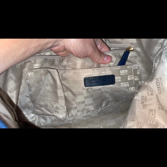 Michael Kors Tote Bag - Picture 6 of 7